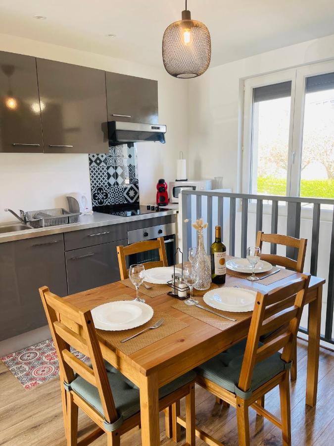 Superbe appartement en résidence avec parking Loudéac Esterno foto